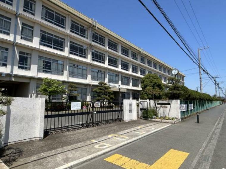 【中学校】平塚市大住中学校まで徒歩29分（約2300m）。