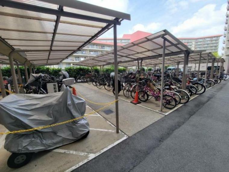 整理された駐輪場で自転車の出し入れもらくらく！