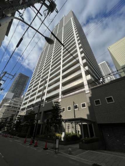 大阪メトロ四つ橋線「四ツ橋」駅徒歩6分に立地のマンションです！