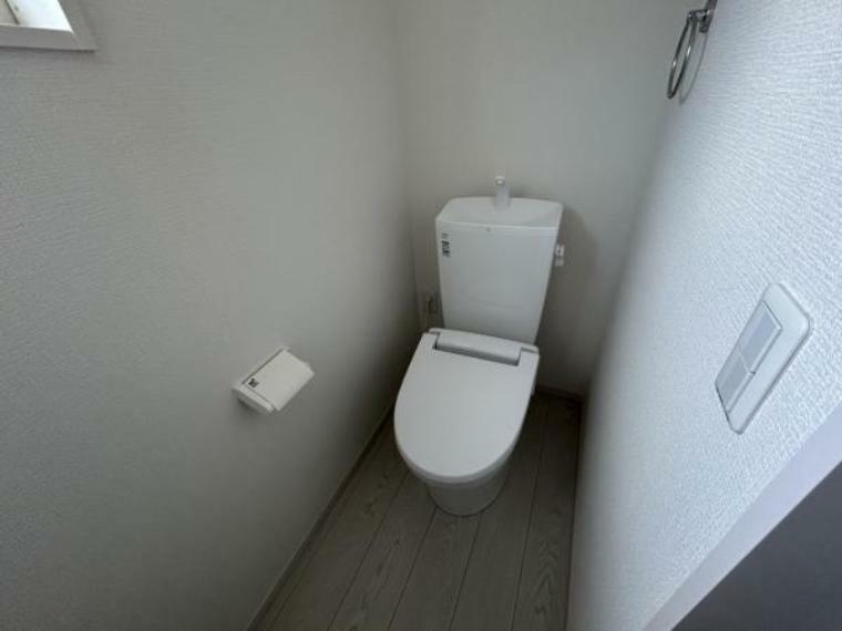【リフォーム前写真】トイレ写真です。