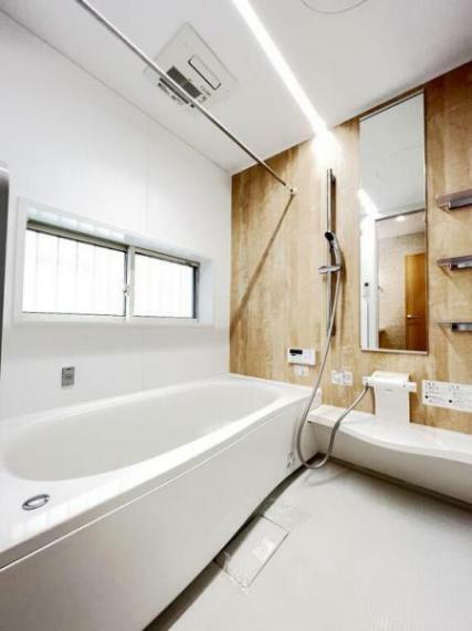 浴室は乾燥機能、追い焚き機能をお使い頂けます。