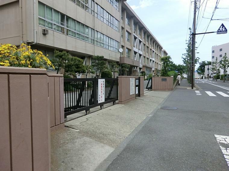 横須賀市立常葉中学校　徒歩7分（約510m）