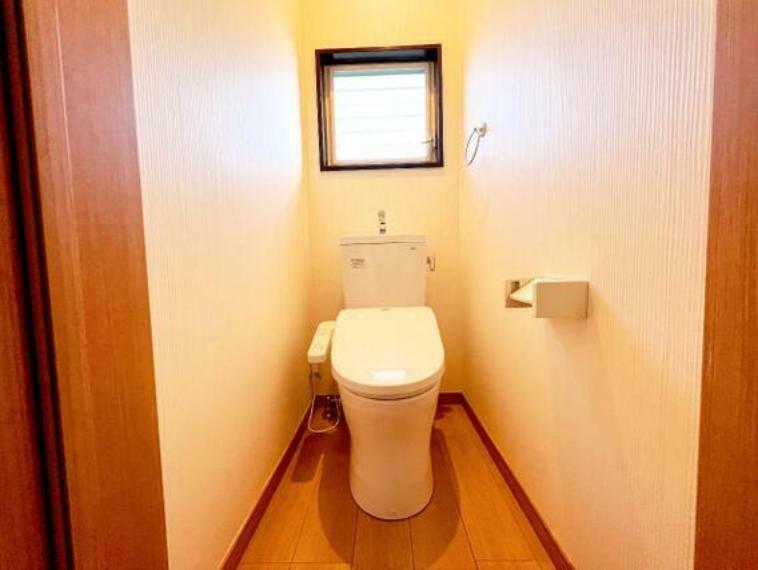 トイレは温水洗浄便座付で快適にお使いいただけます。