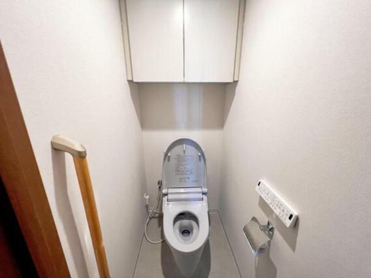 快適な温水洗浄便座付きのトイレをお使いいただけます。
