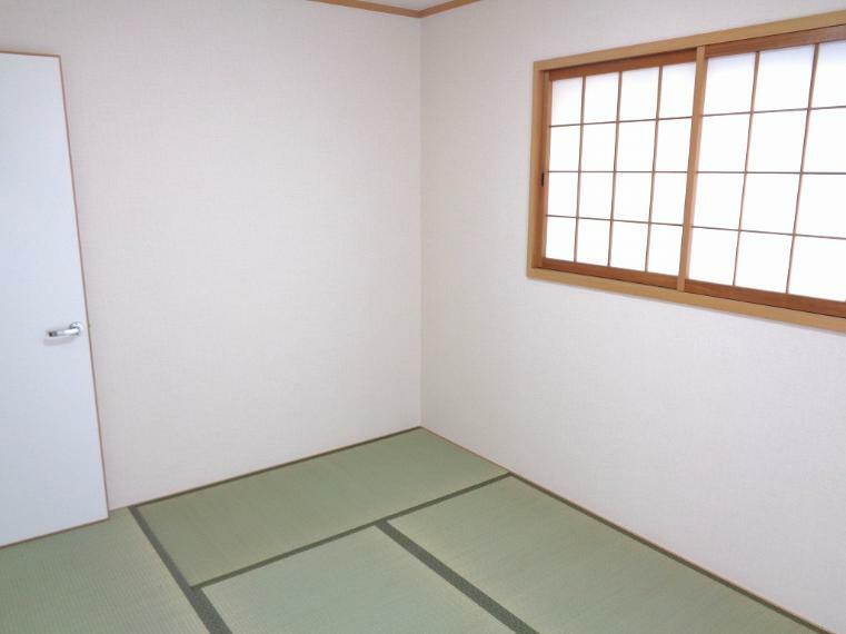 居間にも寝室にもなる和室は汎用性がとても高いです！