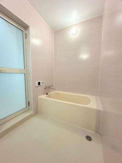 ■心地よいバスタイムを演出する浴室はゆとりあるサイズ