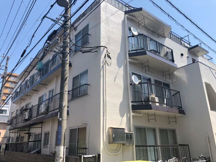 マンションの敷地は第一京浜を1本入った横浜市鶴見区生麦3丁目の住宅街にあります。