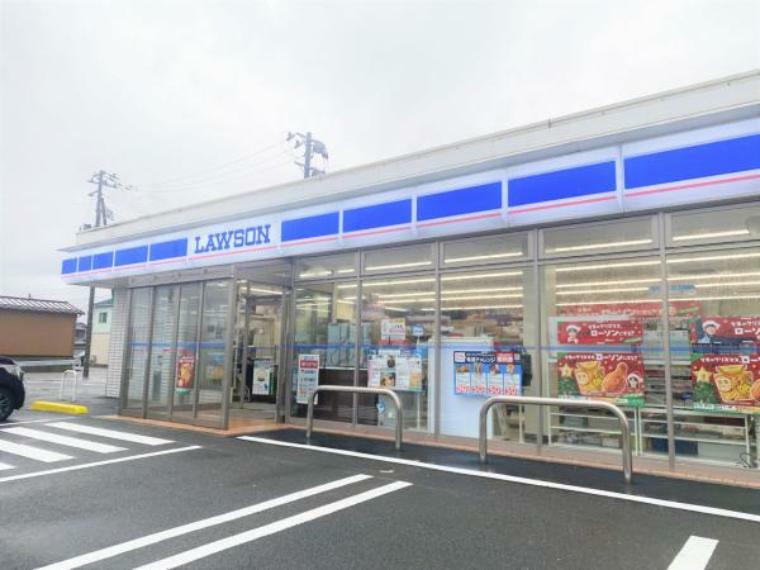 【周辺環境/コンビニ】ローソン庄内余目店まで約600m（徒歩8分/車2分）。車で5分圏内なので気軽に行きやすいですね。