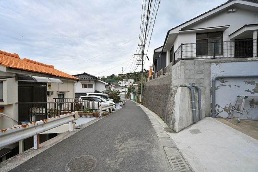 ”宇宿小学校近くのリフォーム済の売家”の前面道路