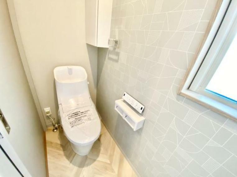■■Toilet■■<BR/>清潔な空間を保ちたいトイレはオフホワイトでまとめました。毎日使う場所だからこそお手入れも楽々にできる機能が搭載されております。汚れが付着しにくい便器はお掃除も楽々です。