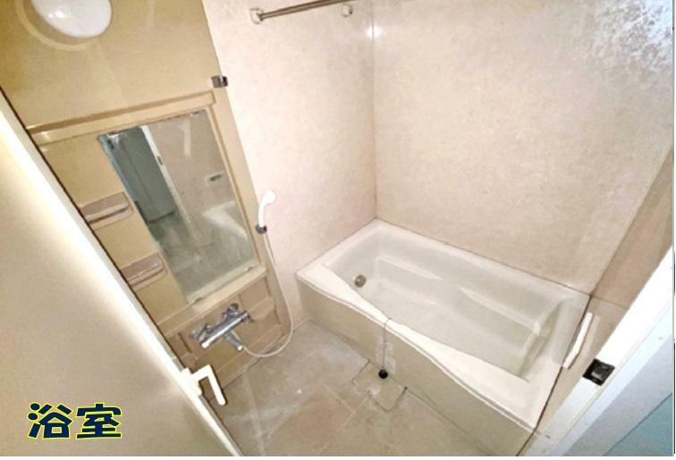 浴室は暖房乾燥機付き。ヒートショックの予防や、梅雨時の洗濯物干しにも活躍しそうです。