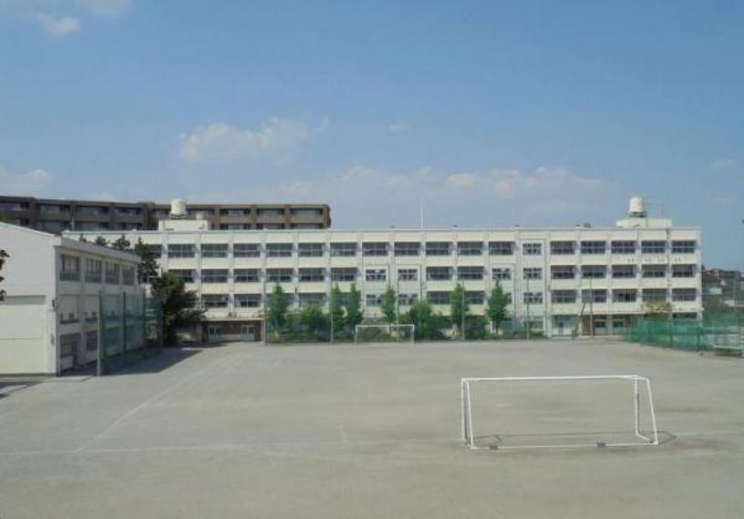 青葉台中学校