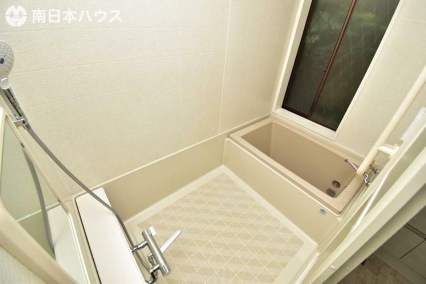 【浴室】浴室暖房乾燥機付きの浴室です