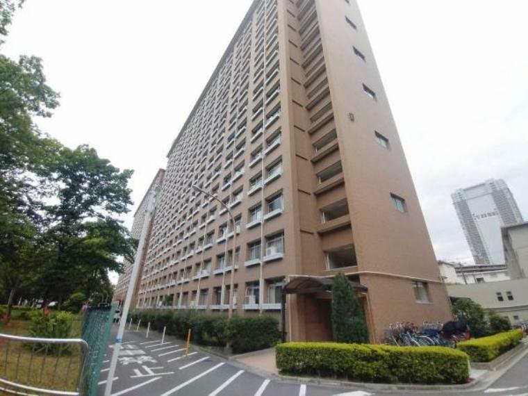 大阪メトロ御堂筋線「中津」駅より徒歩7分に立地のマンションです！