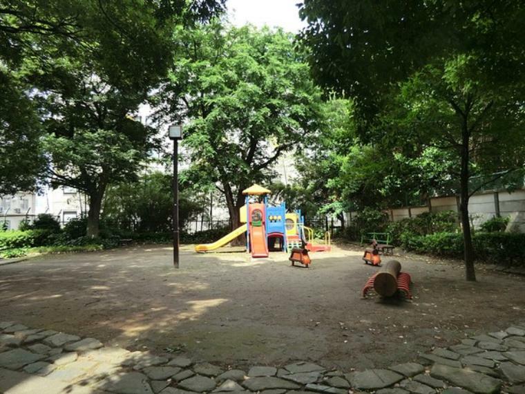 周辺環境:高輪一丁目児童遊園