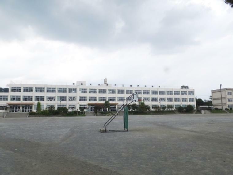 増戸小学校　徒歩10分（約783m）