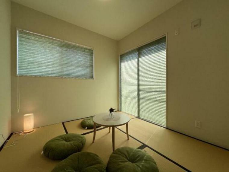 リビング隣接した和室はお昼寝スペースやキッズスペースなどにも便利です。