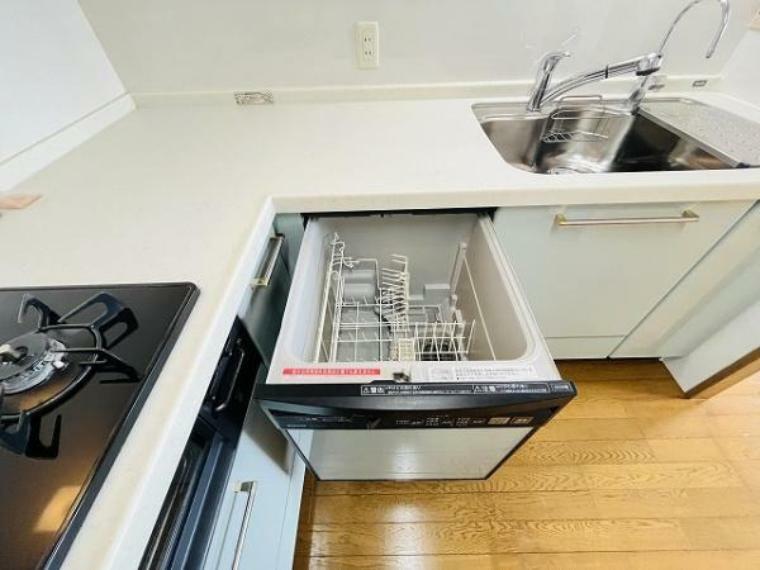 食洗器付きのシステムキッチンです！　家事の時短は嬉しいく便利ですね！