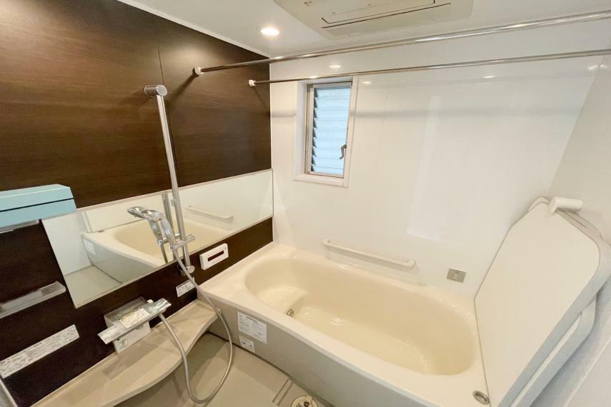 室内（2024年4月）撮影<BR/>大変綺麗に使われており清潔感ある浴室。