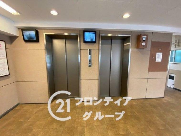 エレベーターは2基あり忙しい朝も安心で便利
