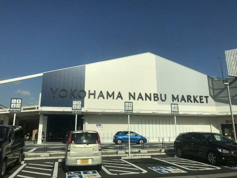 BRANCH横浜南部市場（食品スーパーや飲食店・物販、カフェなどを含めた15店舗が出店しています。）