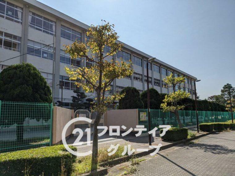 加古川市立平岡北小学校 徒歩11分。