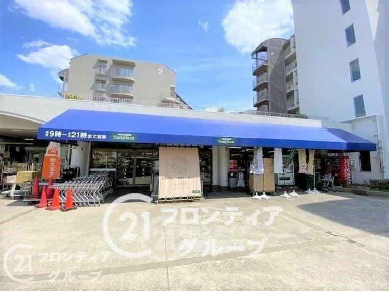 徒歩7分。サンプラザ金岡店　