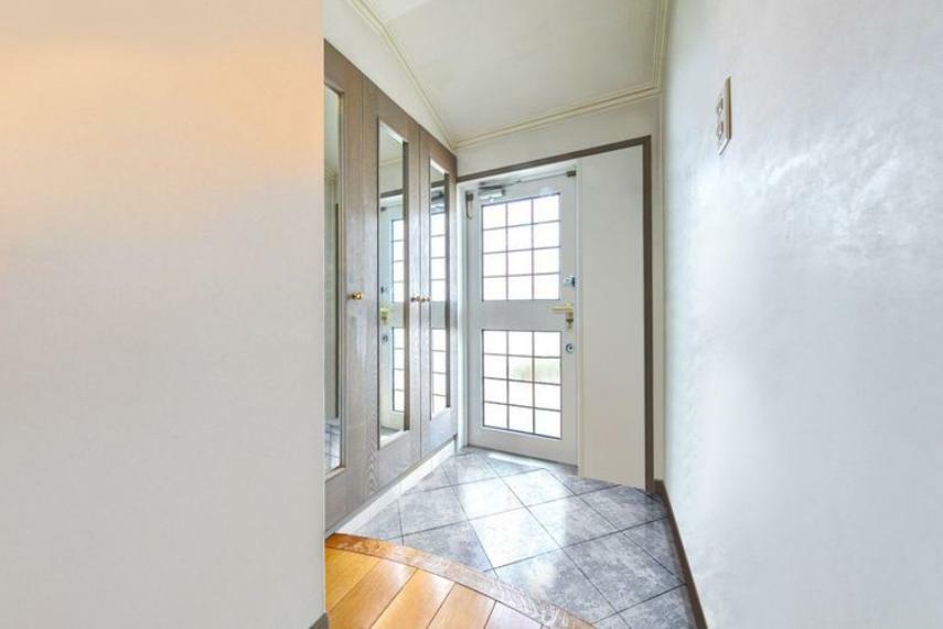 玄関※画像はCGにより家具等の削除、床・壁紙等を加工した空室イメージです。