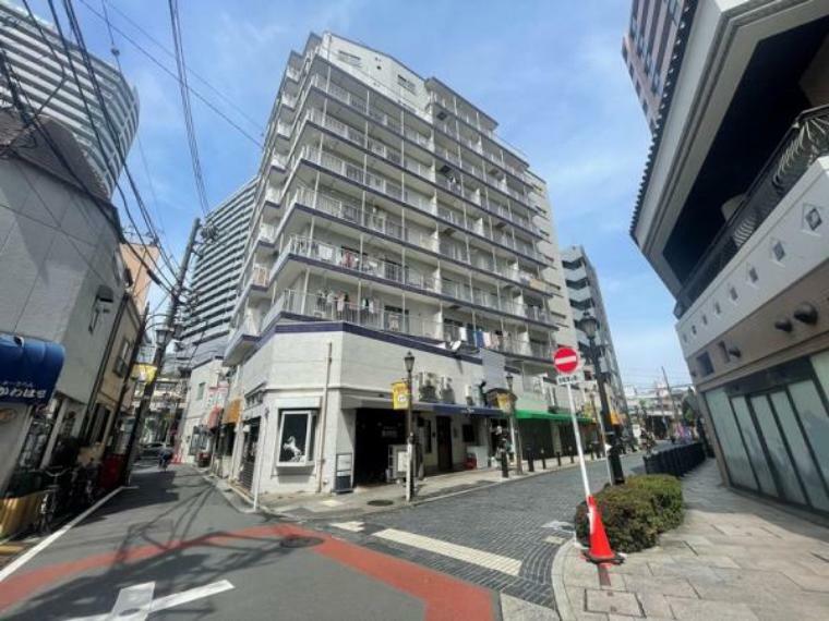 ダイアパレス町屋　外観写真　町屋駅徒歩1分の利便性　物件の目の前は24時間営業のスーパーです