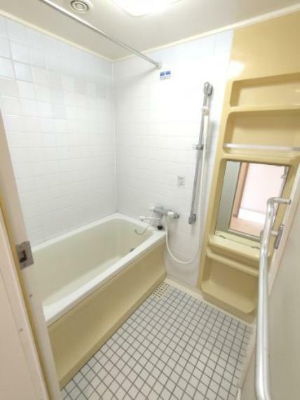 ・浴室 ゆったりとくつろげるバスルーム。追い焚き機能付きでいつでもすぐに温かいお風呂を楽しむことができます。