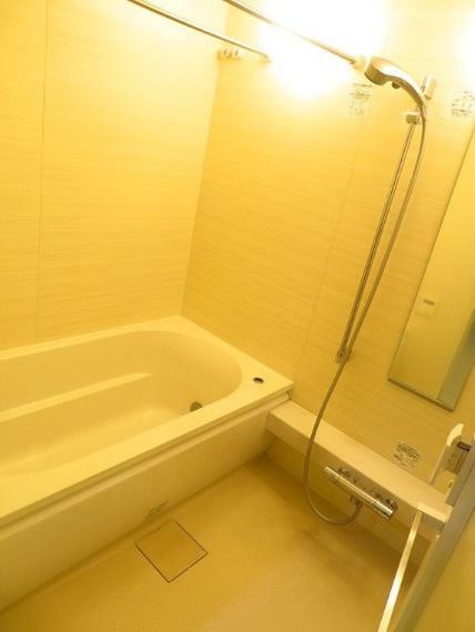 1418サイズのバスルーム浴室換気乾燥機、追炊き機能も完備しております。