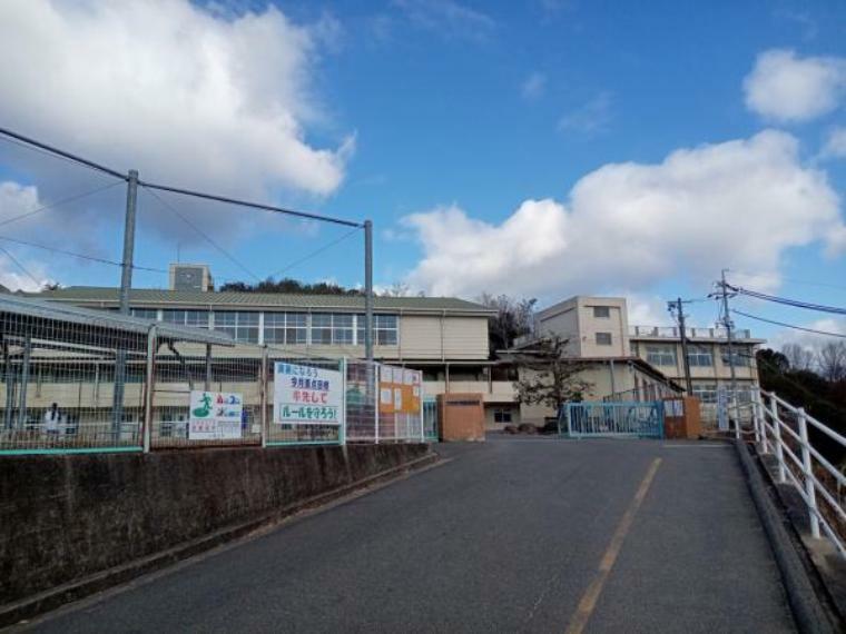 【周辺施設/中学校】福山市立「済美」中学校まで約6000m（徒歩約65分、車約13分）です。