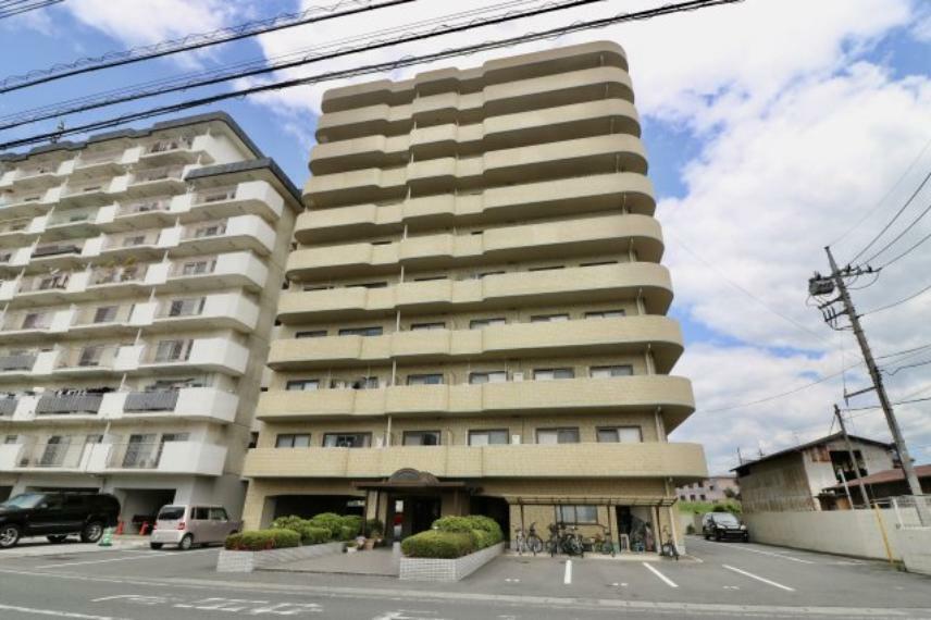 商業施設が周囲に充実！人気エリア田中町に位置する好立地のマンション。 南向きで日当たりも良好！