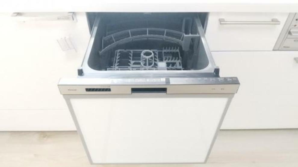 機能性に優れ食器洗乾燥機付のシステムキッチンで忙しいママをサポートします。