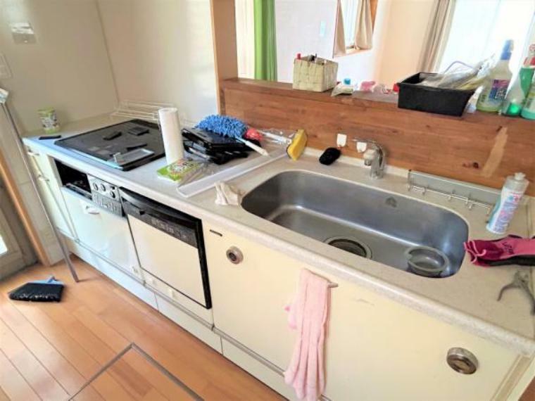 キッチン写真です。IHコンロで、食洗器付きです。