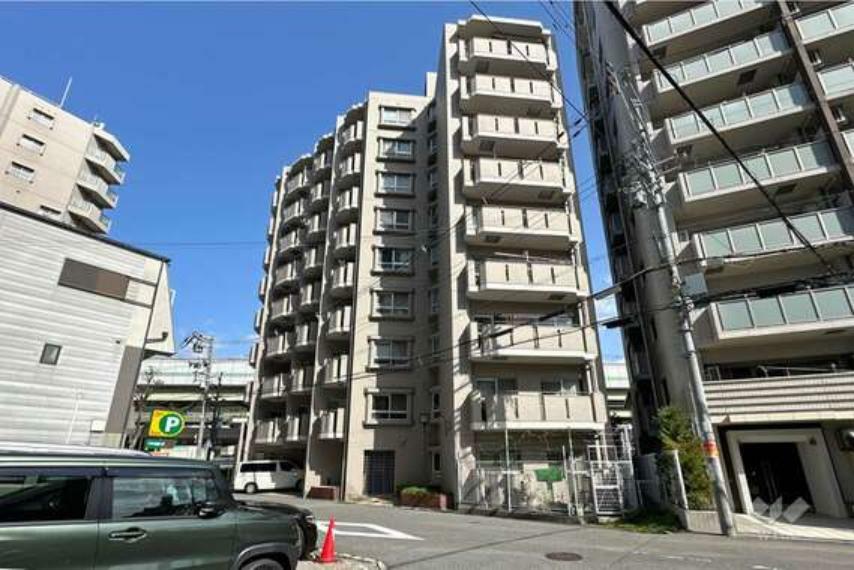 1980年10月築、総戸数35戸のマンションです。大阪メトロ千日前線「阿波座」駅から徒歩7分の好立地です！