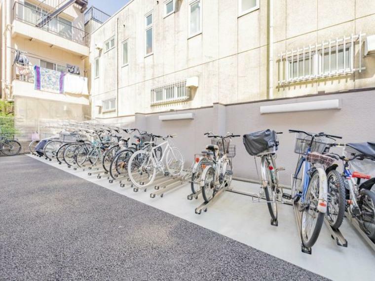 自転車を置く場所も大切です。2023年3月駐輪場改修工事実施済み。