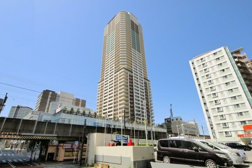 東急東横線・目黒線、JR南武線「武蔵小杉」駅まで、徒歩4分です！　タワーマンションの9階部分北東角部屋です！