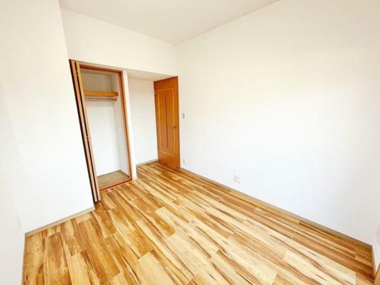 ～・～Room～・～<BR/>全居室ゆったりとした間取に便利な収納スペースがあり、お部屋がスッキリ片付きます。