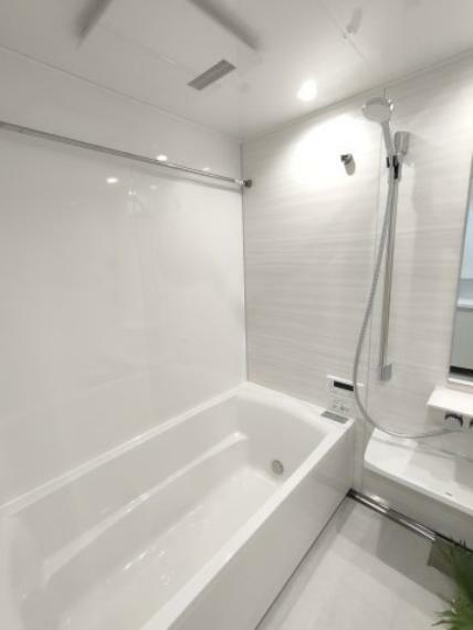 ・浴室 ゆったりとくつろげるバスルーム。追い焚き機能付きでいつでもすぐに温かいお風呂を楽しむことができます。