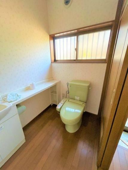 【6月30日まで期間限定現況販売】1階トイレの写真です。
