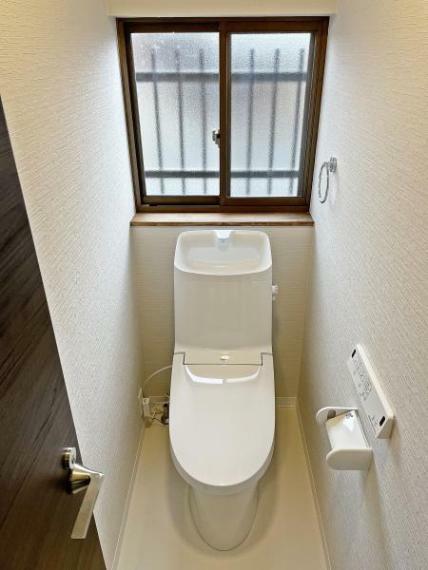 【リフォーム済】トイレはLIXIL製の温水洗浄付便座に交換しました。