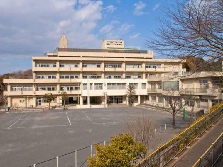 横浜市立東俣野小学校 徒歩18分。
