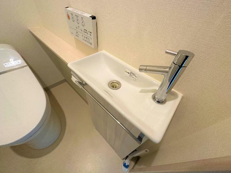 トイレ内で手洗い可能。便利です。