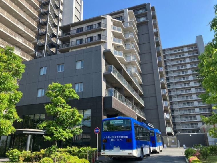 戸田公園駅まで無料シャトルバスあり（直通約5分）で駅までのアクセス良好です