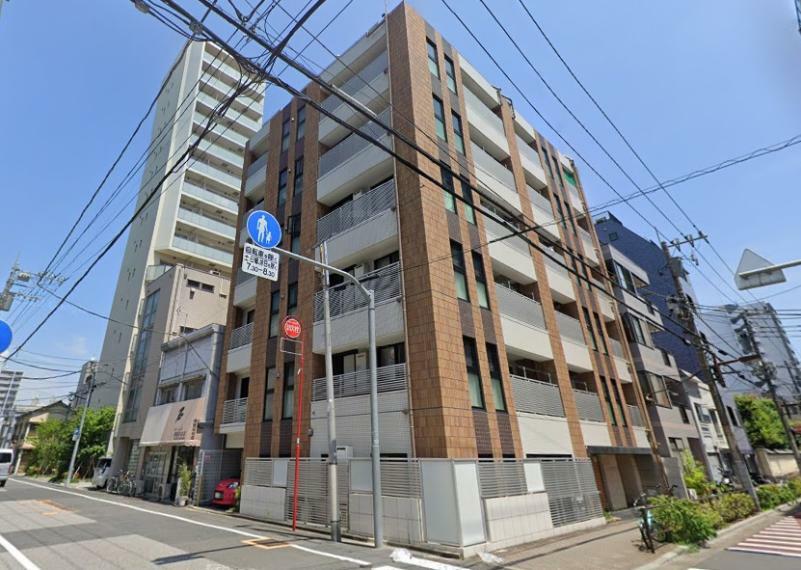 ブラウンとグレー系のラインが都会的な外観が特徴のマンション！上野と浅草が生活拠点になります！
