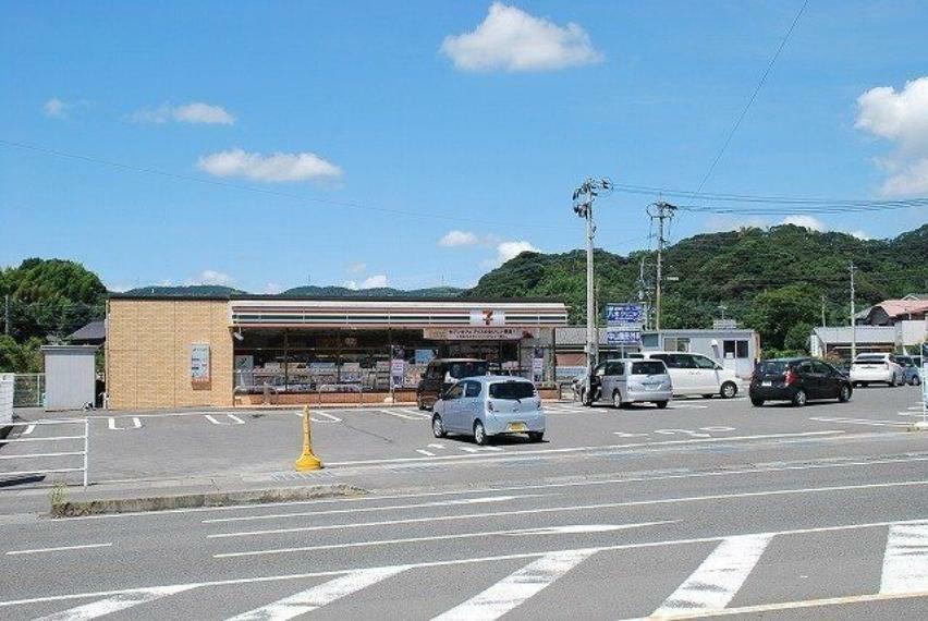 コンビニ セブンイレブン山田町店