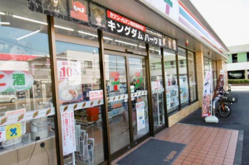 【近隣写真・コンビニ】セブンイレブン佐倉大崎大店まで700m（徒歩約9分）買い忘れがあってもすぐに買いに行ける距離に24時間営業のコンビニがあると嬉しいですね。