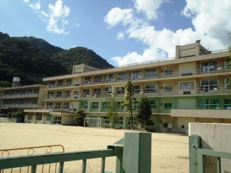 【周辺環境/小学校】福山市立水呑小学校まで約750m