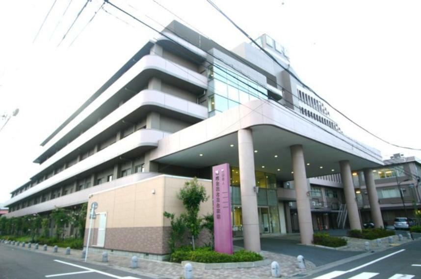 博慈会記念病院 昭和40年に東京都足立区鹿浜の地に設立され、50年あまりの歴史を重ねてきた病院。設立当初から「地域医療に徹する」「救急医療体制を確保する」「患者様本位の高度先進医療を提供する」の3本の旗幟を掲げ、積極的な医療を推進しております。